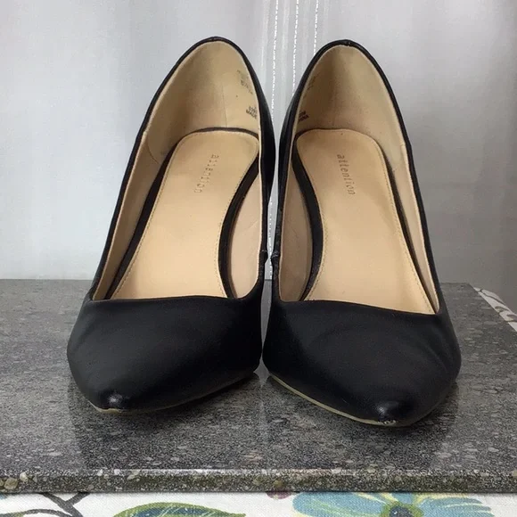 Attention ‘Tyanna’ Black Faux Leather Point Toe Stacked Heel Pumps - Picture 4 of 10